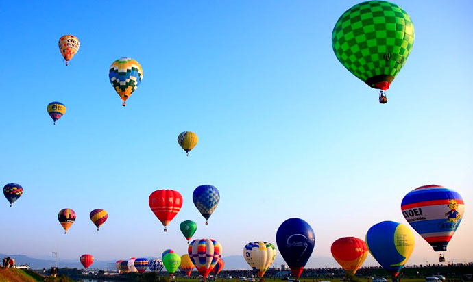 【(Saga International Balloon Fiesta is one of Asia´s largest hot air balloon events)】