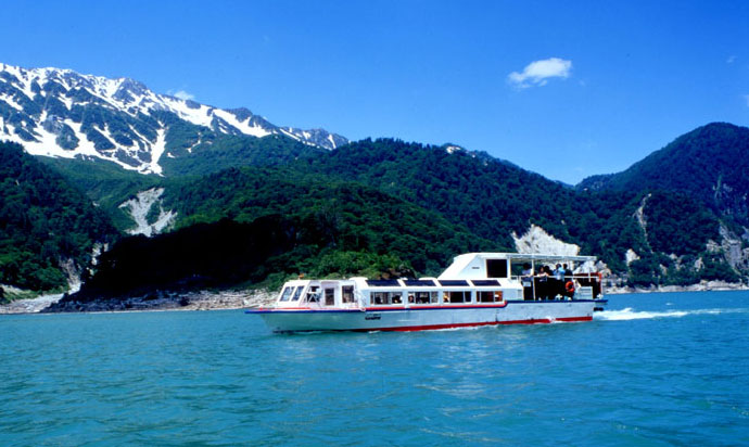 ≪黒部ダム遊覧船ガルベ≫(Kurobe Lake Pleasure Boat)